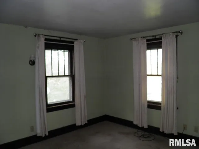 $99,900 | 808 East 3rd Avenue, Coal Valley, IL 61240