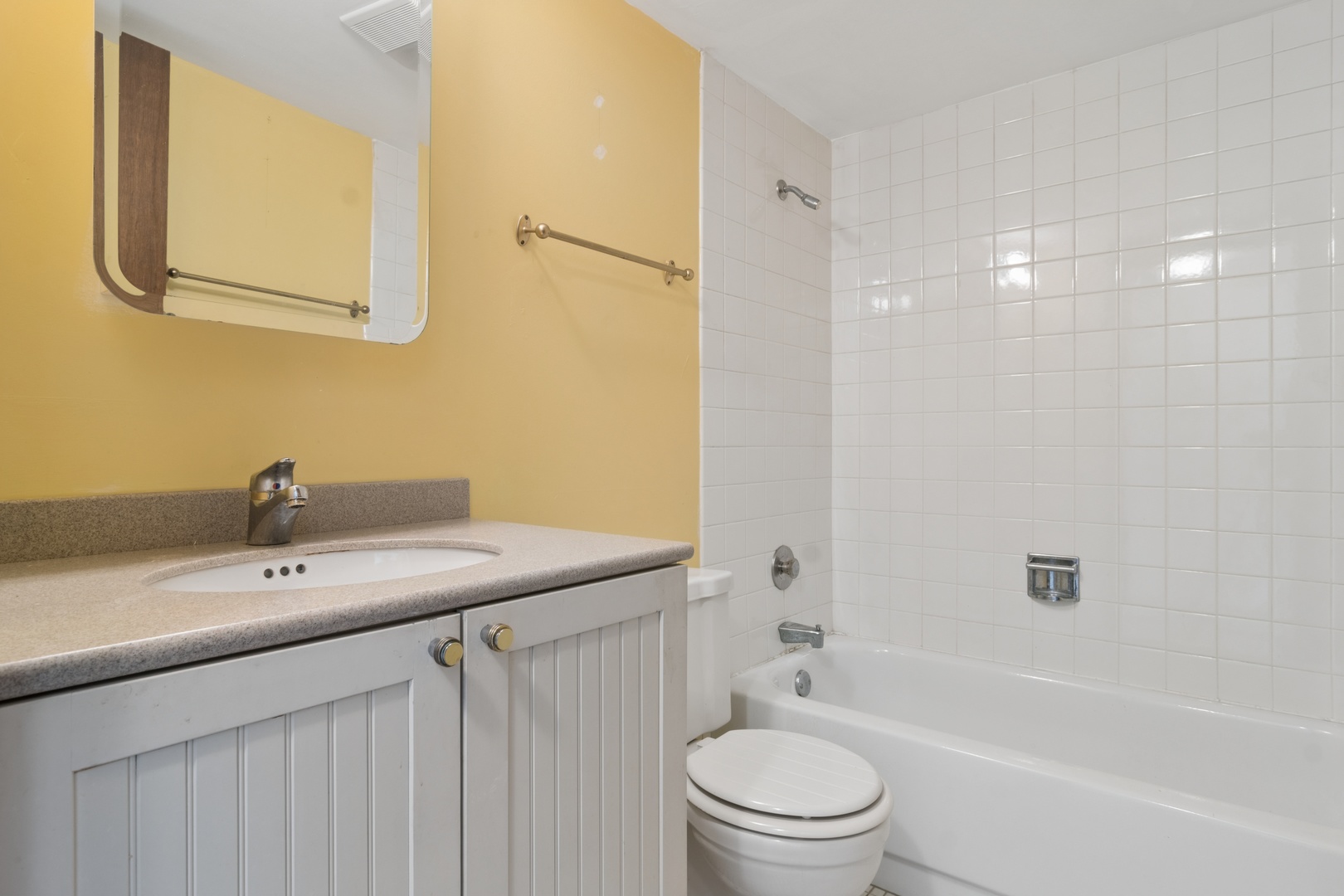 651 West Sheridan Road, Unit 6D Chicago, IL 60613 - Photo 11 of 19