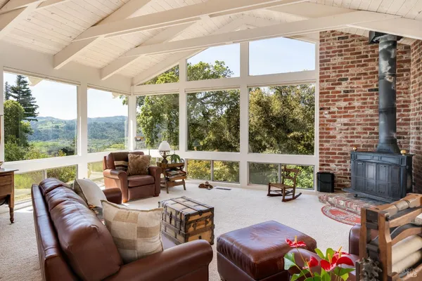 $950,000 | 939 Champion Lane, Deer Park, CA 94576