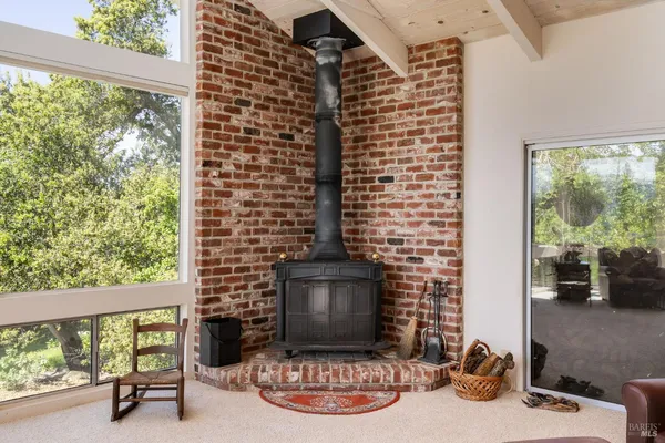 $950,000 | 939 Champion Lane, Deer Park, CA 94576