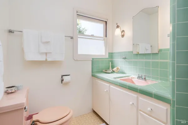 $950,000 | 939 Champion Lane, Deer Park, CA 94576