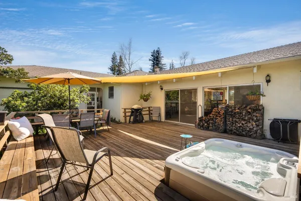 $950,000 | 939 Champion Lane, Deer Park, CA 94576