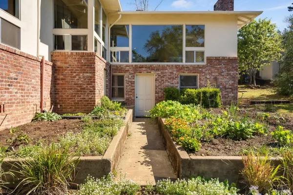 $950,000 | 939 Champion Lane, Deer Park, CA 94576