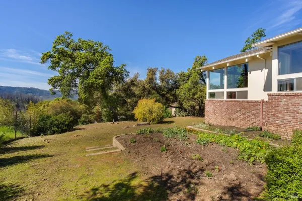 $950,000 | 939 Champion Lane, Deer Park, CA 94576