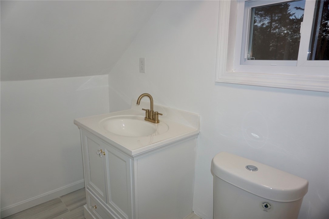 107 George Waterman Road Johnston, RI 02919 - Photo 18 of 31 2nd Floor