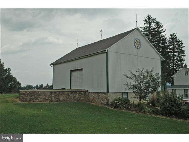 35 Lyons Road Fleetwood, PA 19522 - Photo 3 of 15 Barn