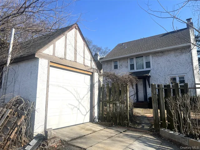 a view of a house with a outdoor space