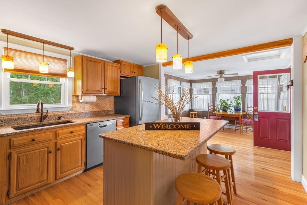 27 Saxony Road Framingham, MA 01701 - Photo 3 of 36 Gallery Image 3