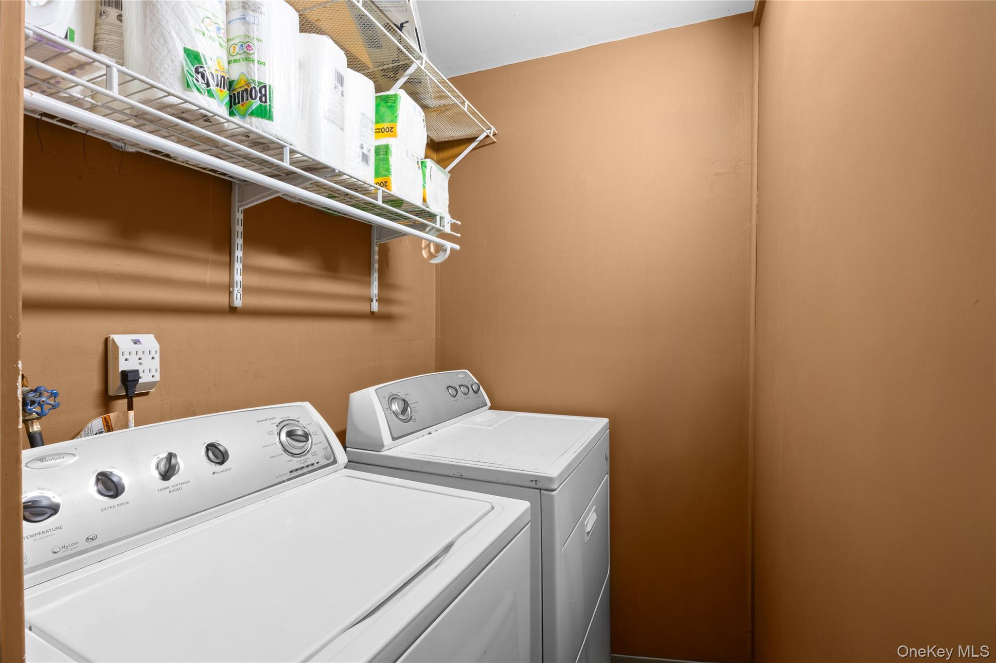 232 North Country Road Mount Sinai, NY 11766 - Photo 18 of 43