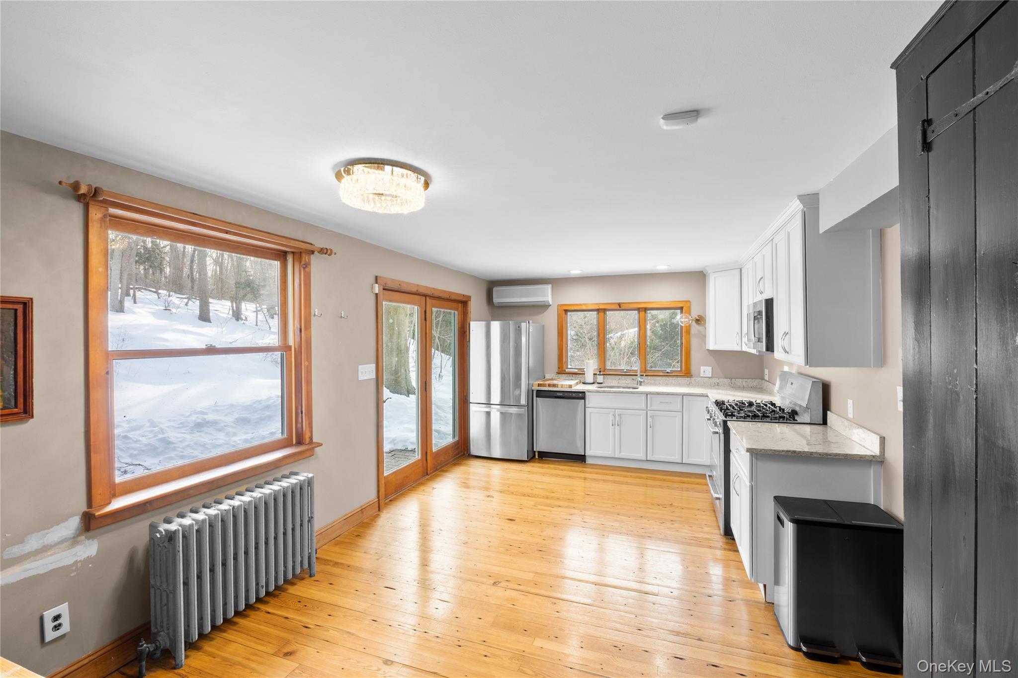 232 North Country Road Mount Sinai, NY 11766 - Photo 5 of 43