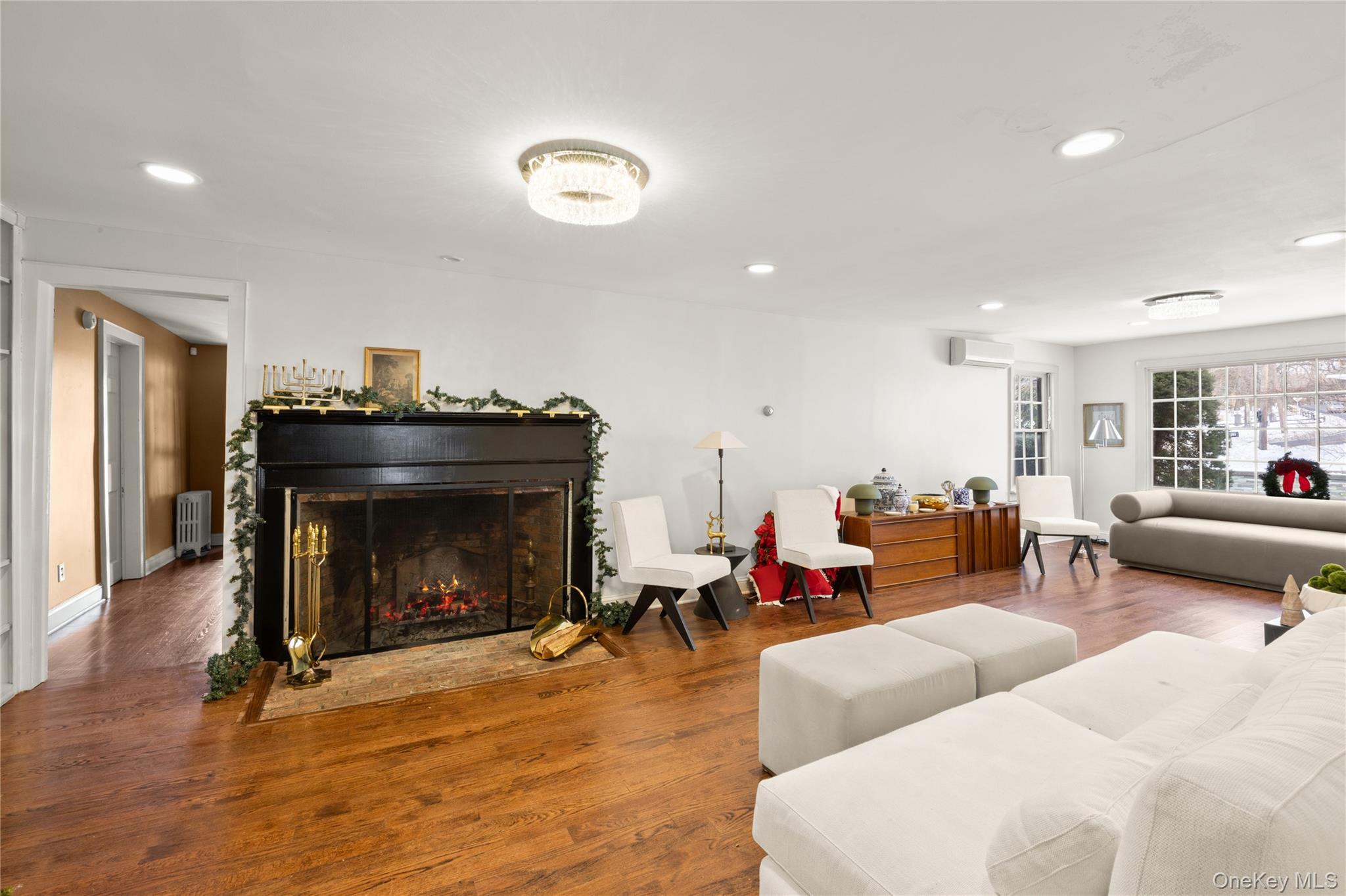 232 North Country Road Mount Sinai, NY 11766 - Photo 7 of 43