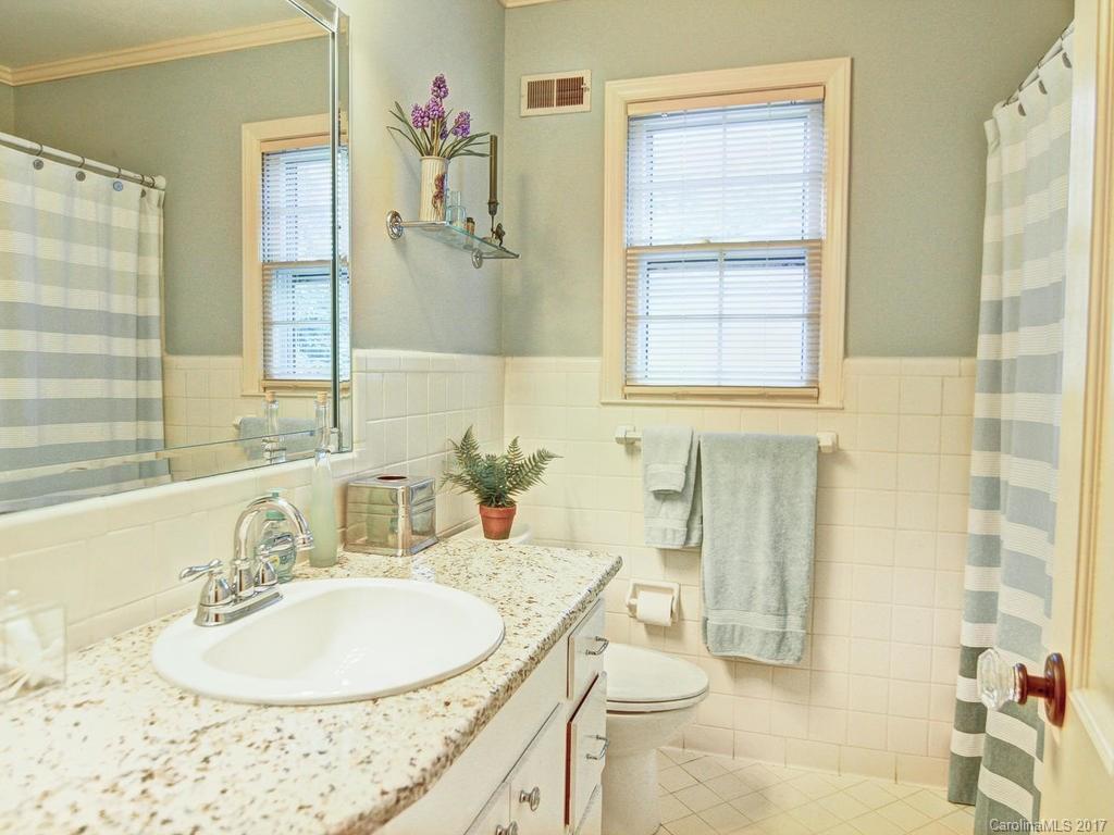 6410 Sardis Road, Unit 4 Charlotte, NC 28270 - Photo 17 of 24 Gallery Image 17
