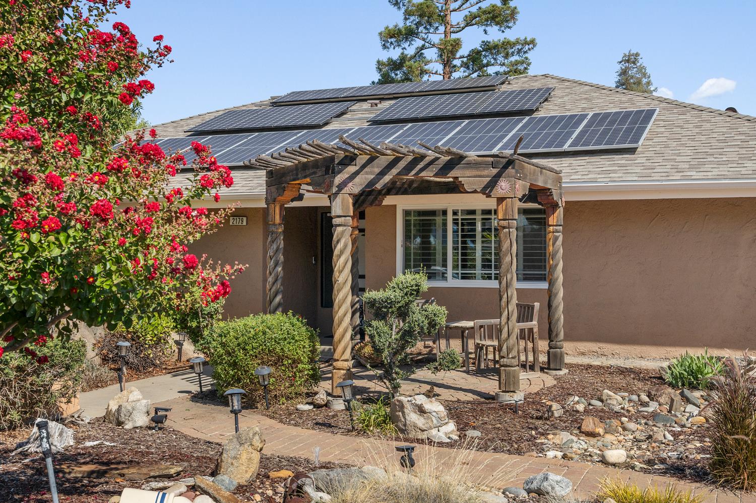 2179 Rall Avenue Clovis, CA 93611 - Photo 3 of 54 a view of a house with sitting area