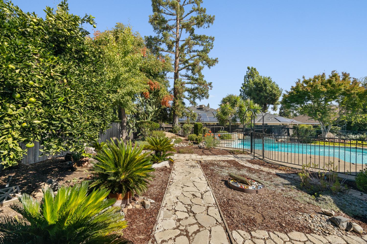 2179 Rall Avenue Clovis, CA 93611 - Photo 43 of 54