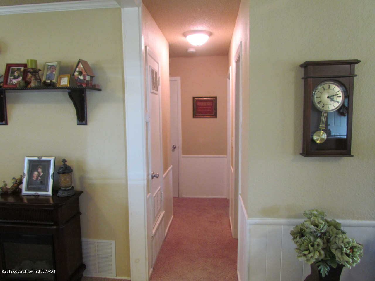 5313 Parker Street Amarillo, TX 79110 - Photo 22 of 26 a view of a hallway with elevator