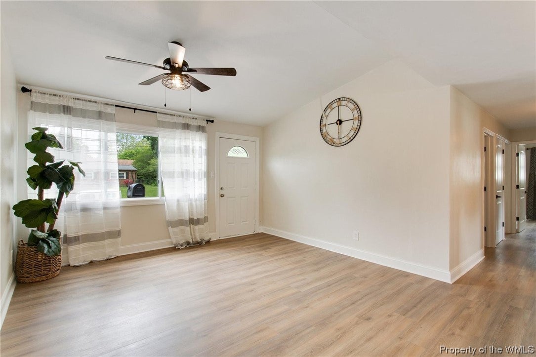 437 Cummings Road Virginia Beach, VA 23452 - Photo 4 of 32 Gallery Image 4