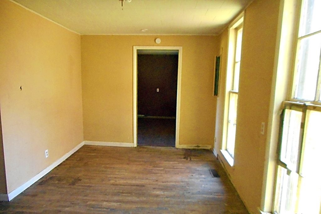 411 Russellville Street Rochester, KY 42273 - Photo 3 of 10 Gallery Image 3