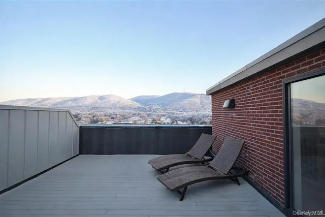 $2,900 | 249 Main Street, Unit 301, Beacon, NY 12508