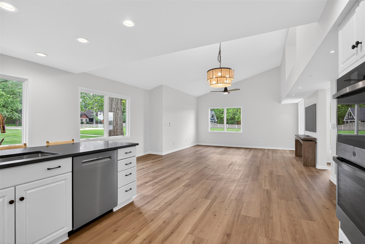5010 Woodland Road Jackson, MI 49203 - Photo 12 of 64 Gallery Image 12