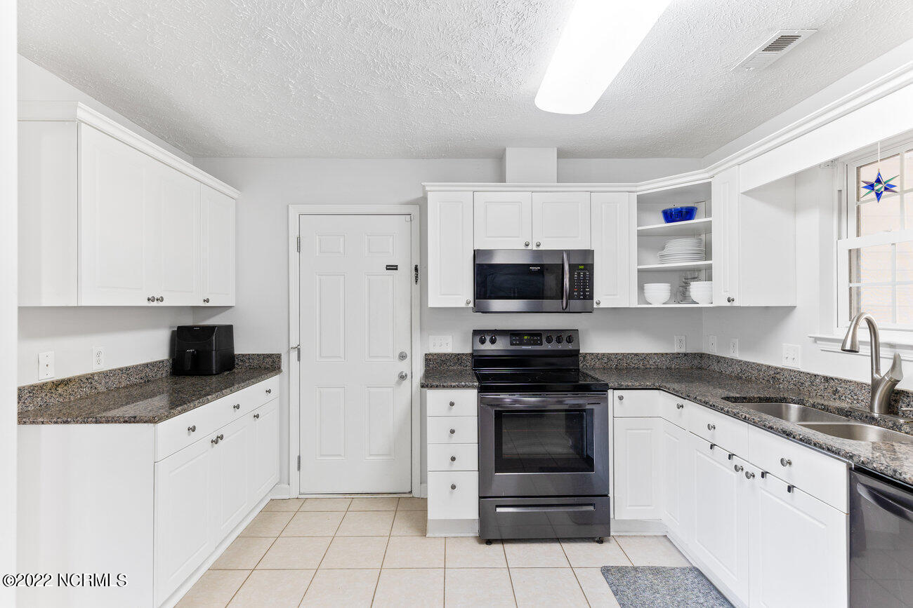 1095 Fillmore Road Southport, NC 28461 - Photo 11 of 26 011_1095_fillmore_rd-11
