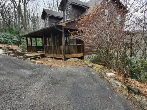 $284,000 | 102 Flint Ridge Trail, Fancy Gap, VA 24328