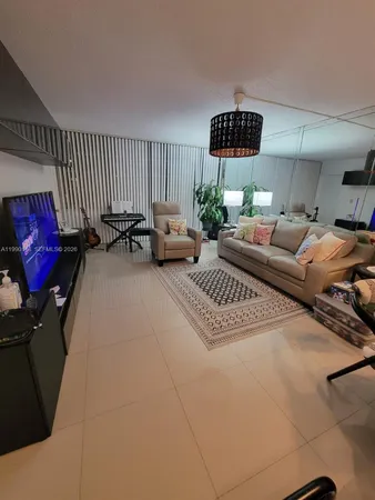 $2,195 | 1825 South Ocean Drive, Unit 611, Hallandale Beach, FL 33009