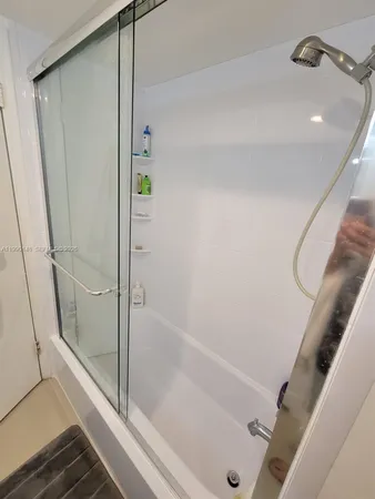 $2,195 | 1825 South Ocean Drive, Unit 611, Hallandale Beach, FL 33009