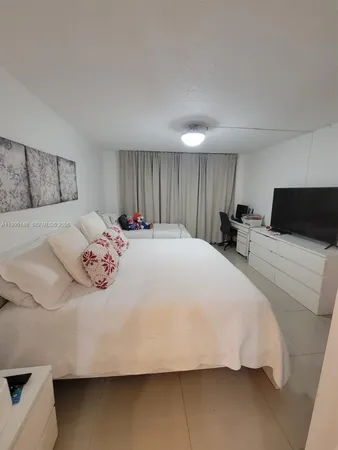 $2,195 | 1825 South Ocean Drive, Unit 611, Hallandale Beach, FL 33009