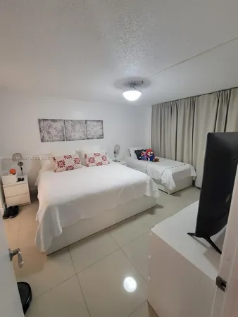 $2,195 | 1825 South Ocean Drive, Unit 611, Hallandale Beach, FL 33009