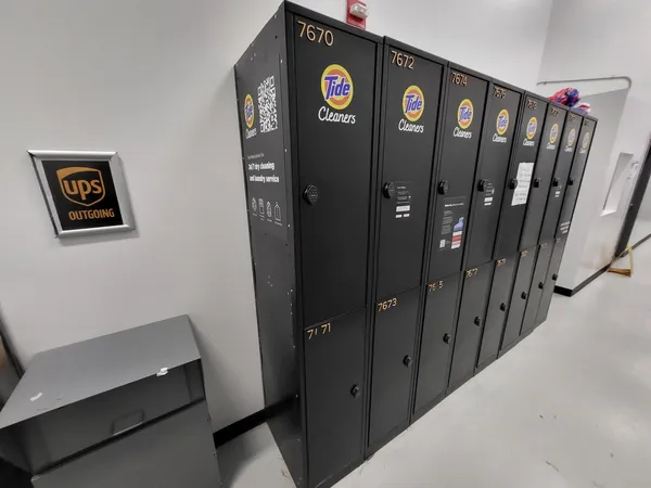 $2,150 | 235 West Van Buren Street, Unit 3420, Chicago, IL 60607