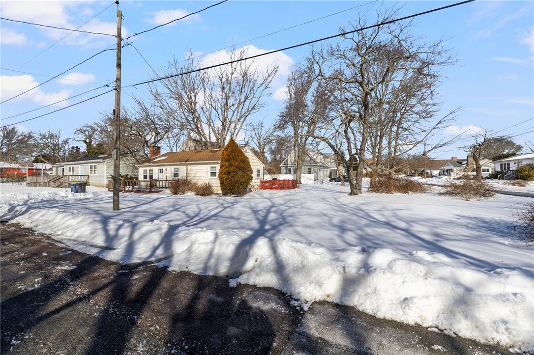 8 Anchorage Road Narragansett, RI 02882 - Photo 19 of 24