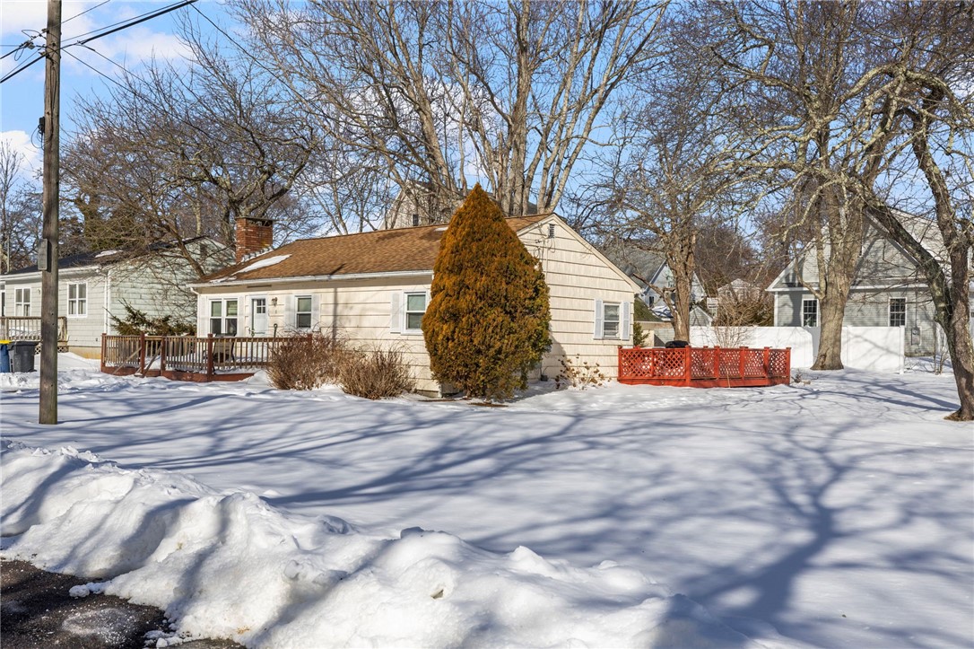 8 Anchorage Road Narragansett, RI 02882 - Photo 3 of 24