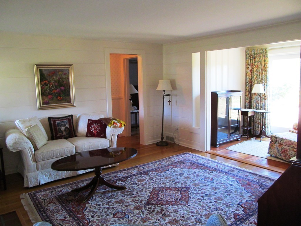 79 Chesterfield Avenue Springfield, MA 01118 - Photo 11 of 24 Gallery Image 11