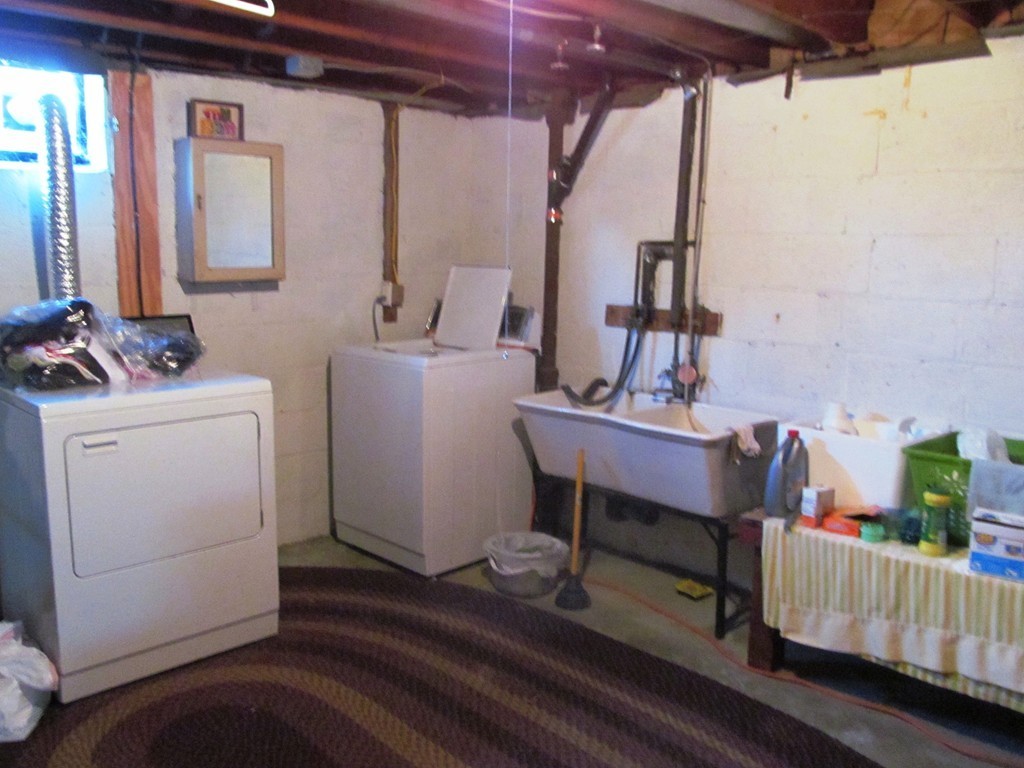 79 Chesterfield Avenue Springfield, MA 01118 - Photo 23 of 24 Gallery Image 23
