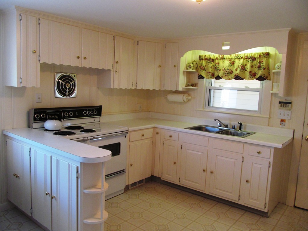 79 Chesterfield Avenue Springfield, MA 01118 - Photo 6 of 24 Gallery Image 6