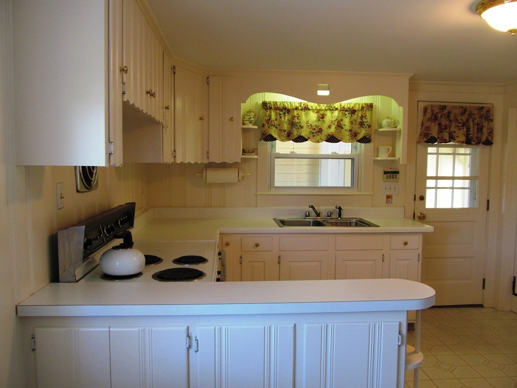 79 Chesterfield Avenue Springfield, MA 01118 - Photo 7 of 24 Gallery Image 7