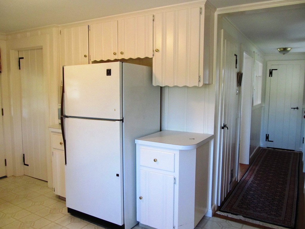 79 Chesterfield Avenue Springfield, MA 01118 - Photo 9 of 24 Gallery Image 9