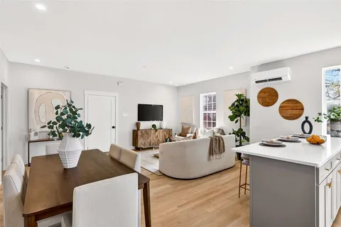 $349,000 | 439 West 9th Street, Unit 5, Dallas, TX 75208