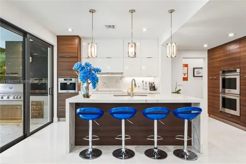 $2,249,000 | 400 Northwest 24th Street, Wilton Manors, FL 33311