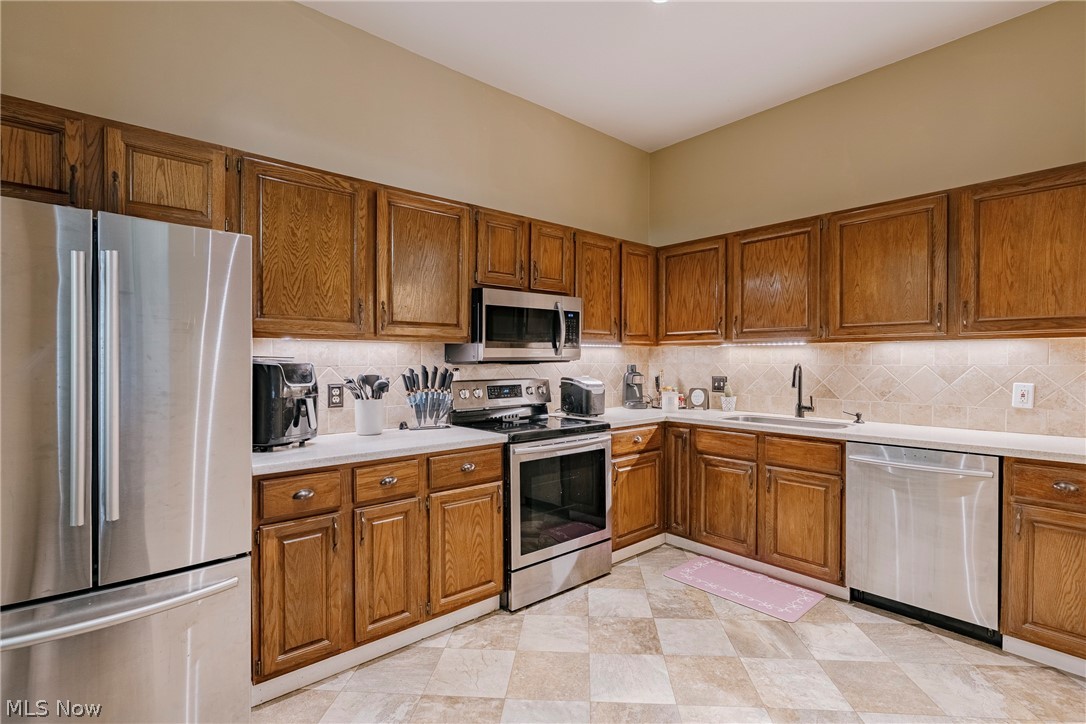 2889 Charing Cross Road Northwest Canton, OH 44708 - Photo 9 of 28