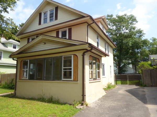 39 Eton Street Springfield, MA 01108 - Photo 1 of 17
