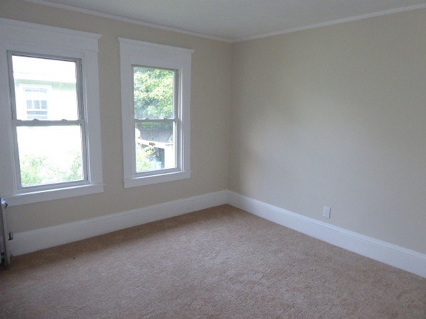39 Eton Street Springfield, MA 01108 - Photo 13 of 17