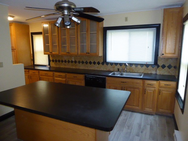 39 Eton Street Springfield, MA 01108 - Photo 2 of 17