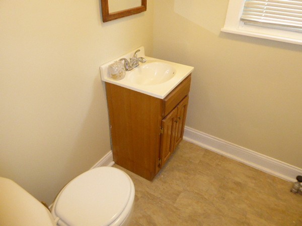 39 Eton Street Springfield, MA 01108 - Photo 3 of 17