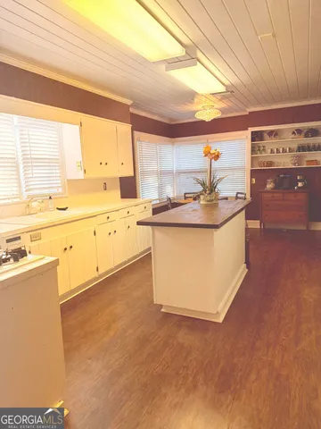 $299,900 | 1309 South Dogwood Drive, Nashville, GA 31639