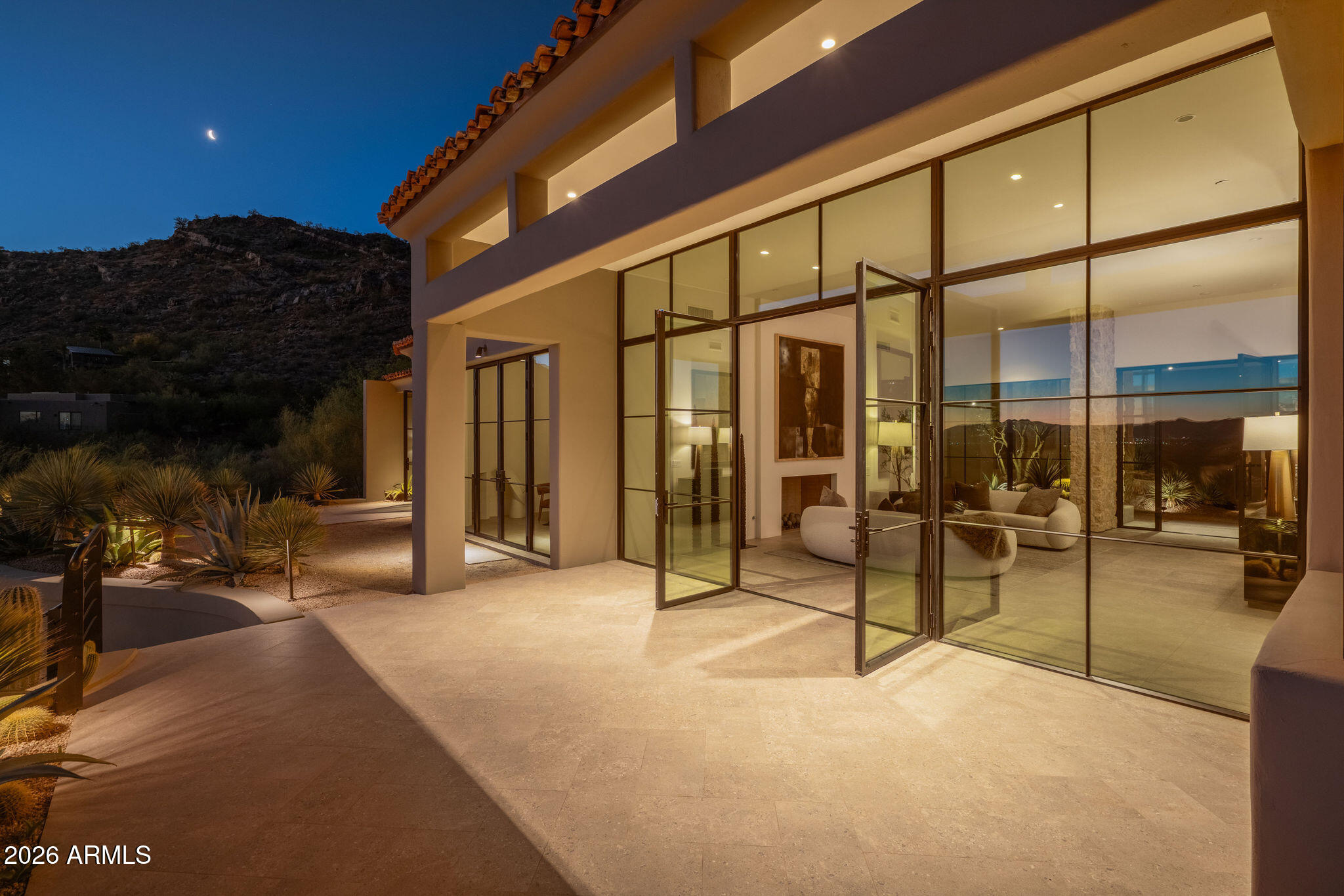 5939 East Quartz Mountain Road Paradise Valley, AZ 85253 - Photo 29 of 39 a view of a entryway