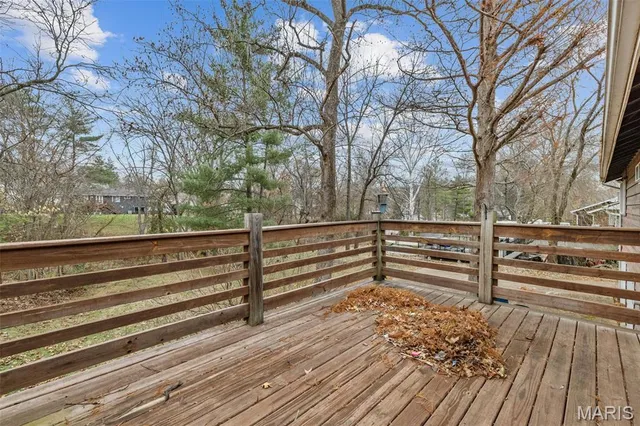 $225,000 | 807 Garonne Drive, Manchester, MO 63021