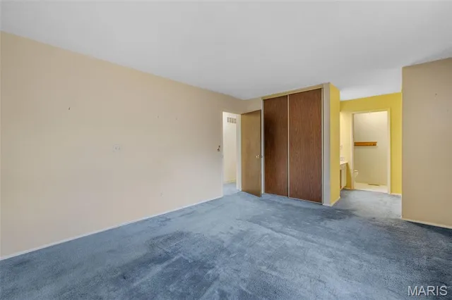 $225,000 | 807 Garonne Drive, Manchester, MO 63021