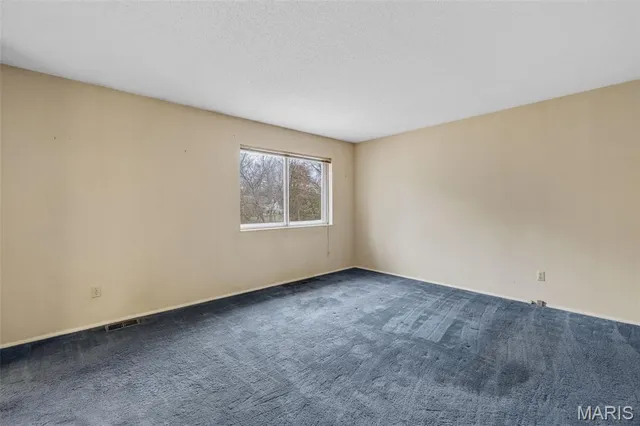 $225,000 | 807 Garonne Drive, Manchester, MO 63021