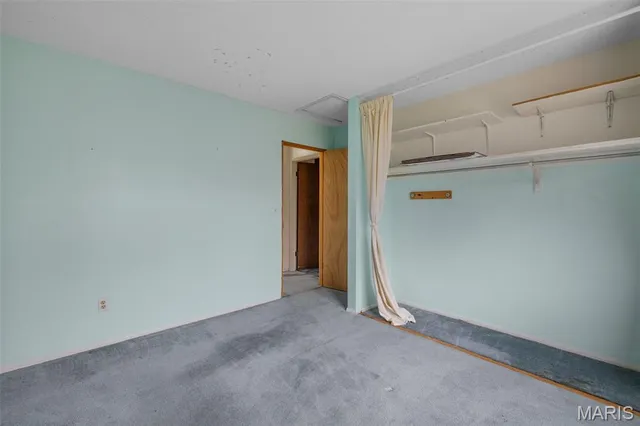 $225,000 | 807 Garonne Drive, Manchester, MO 63021